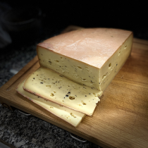  Raclette à la truffe au lait cru - Demie meule